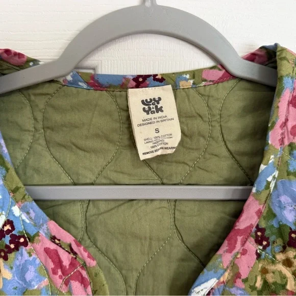 Floral Quilted Vest in Olive, Pink & Blue - Picture 2 of 4